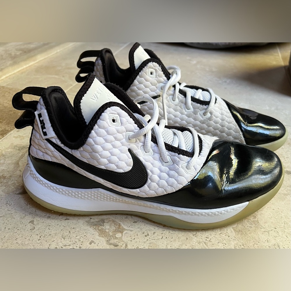 Nike LeBron Witness 3 Premium Concord Akron 330-Mens Size 10